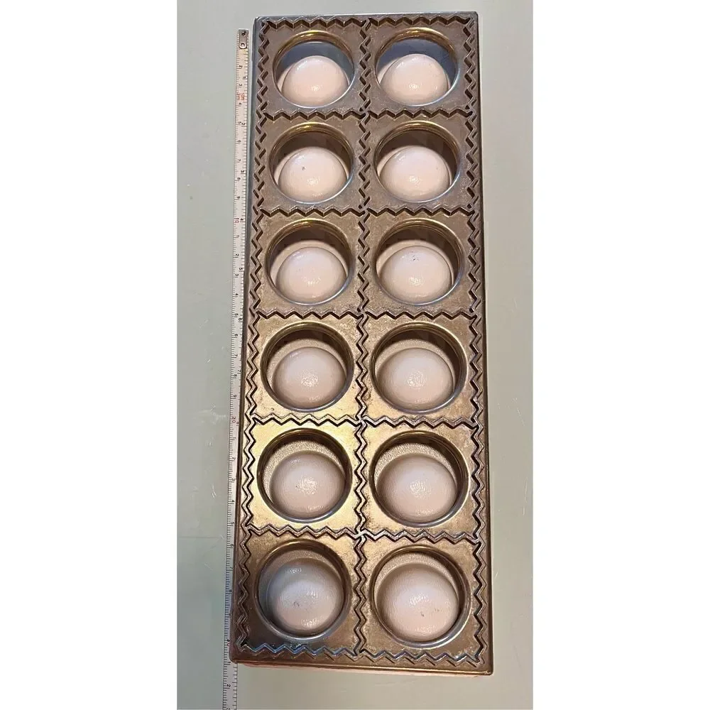 VTG Ravioli Plate #512-A Vitantonio Mfg. Co Eastlake OH Sturdy Vtg Ravioli Press